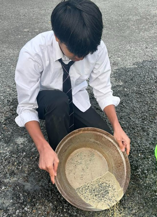 Yr 9 Gold Panning